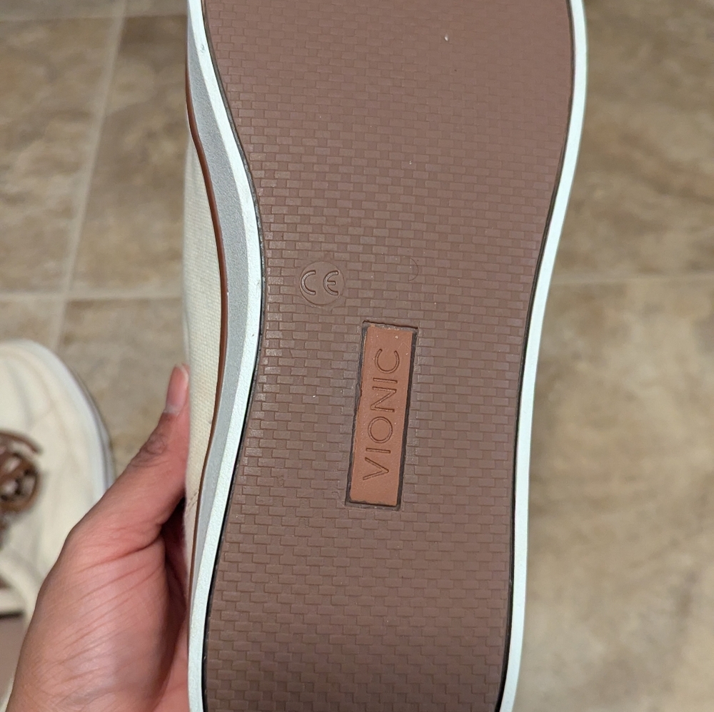 Vionic Men's Beige Sneakers with Brown Laces Size 10 - Picture 8 of 9